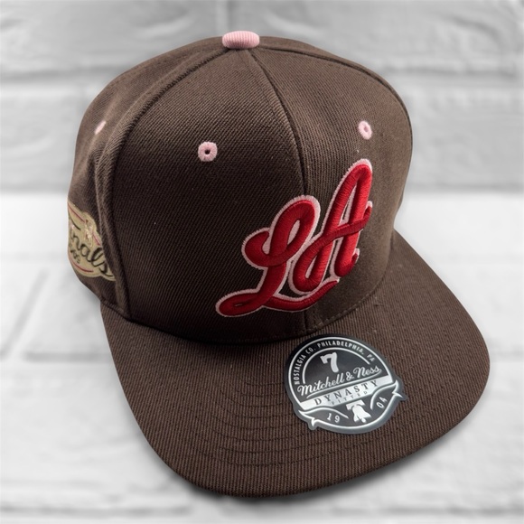MITCHELL & NESS LA LAKERS CURSIVE 2009 NBA FINALS CAP BROWN PINK Red LA Sz 7 - Picture 3 of 12